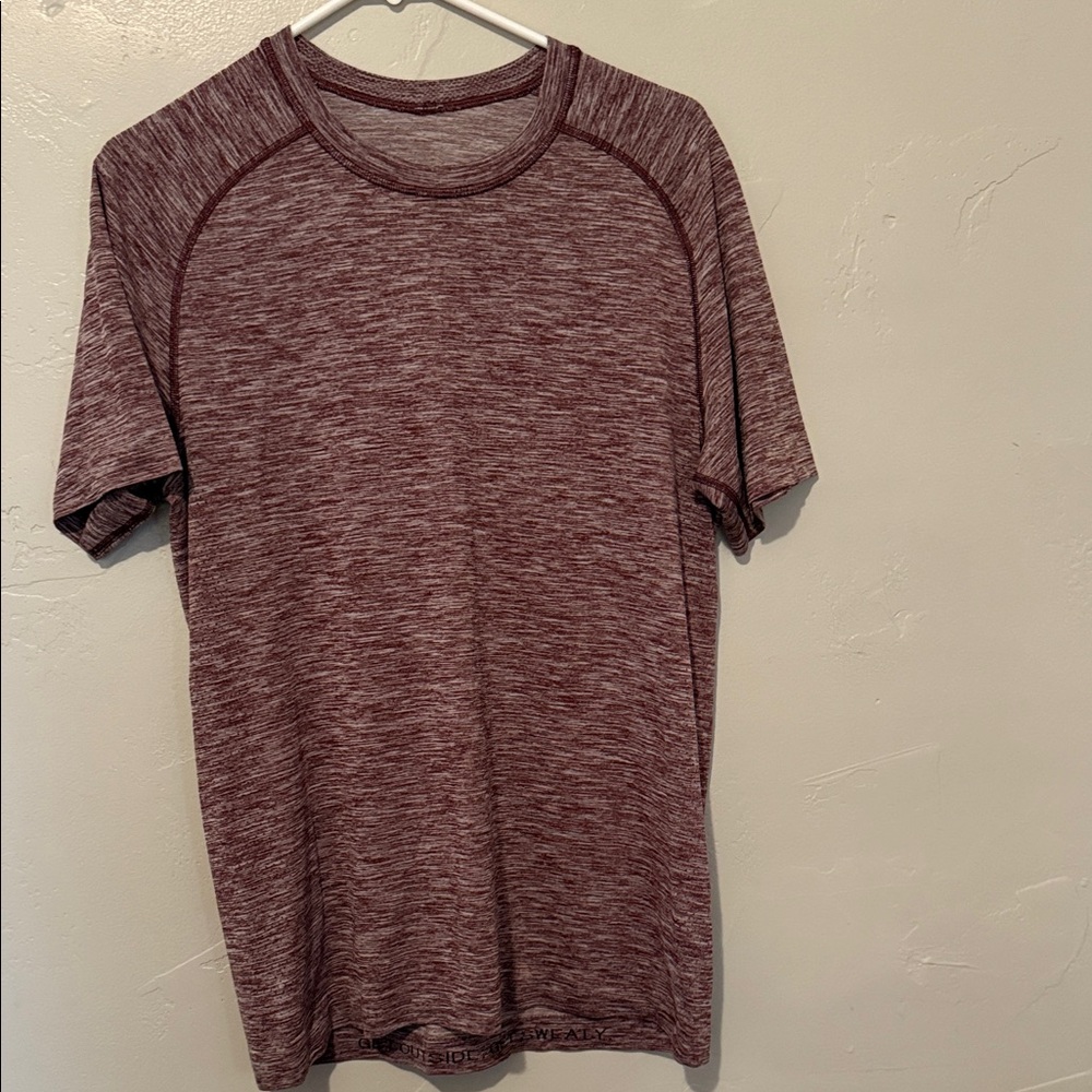 lululemon athletica Burgundy Short Sleeve Tee Men Medium
